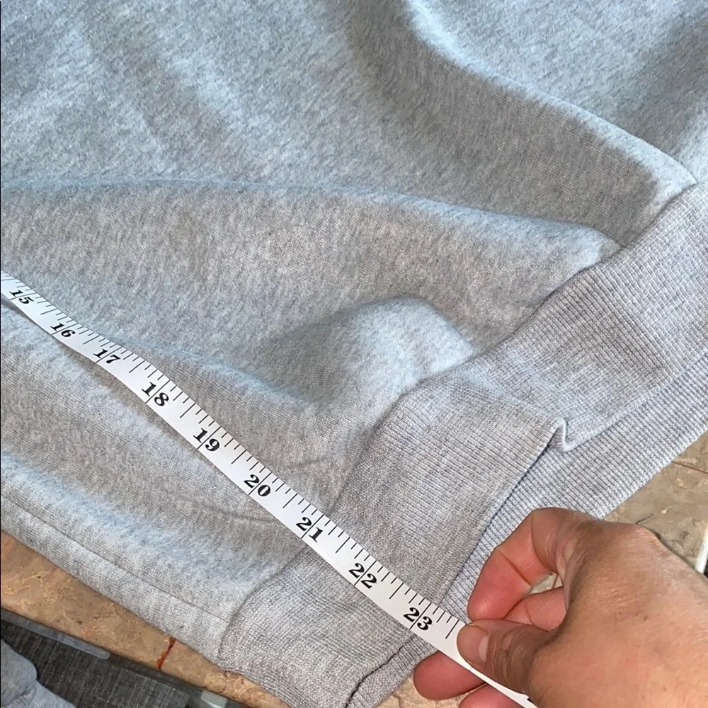 SHEIN Men's V-Neck Sweater in Soft Gray